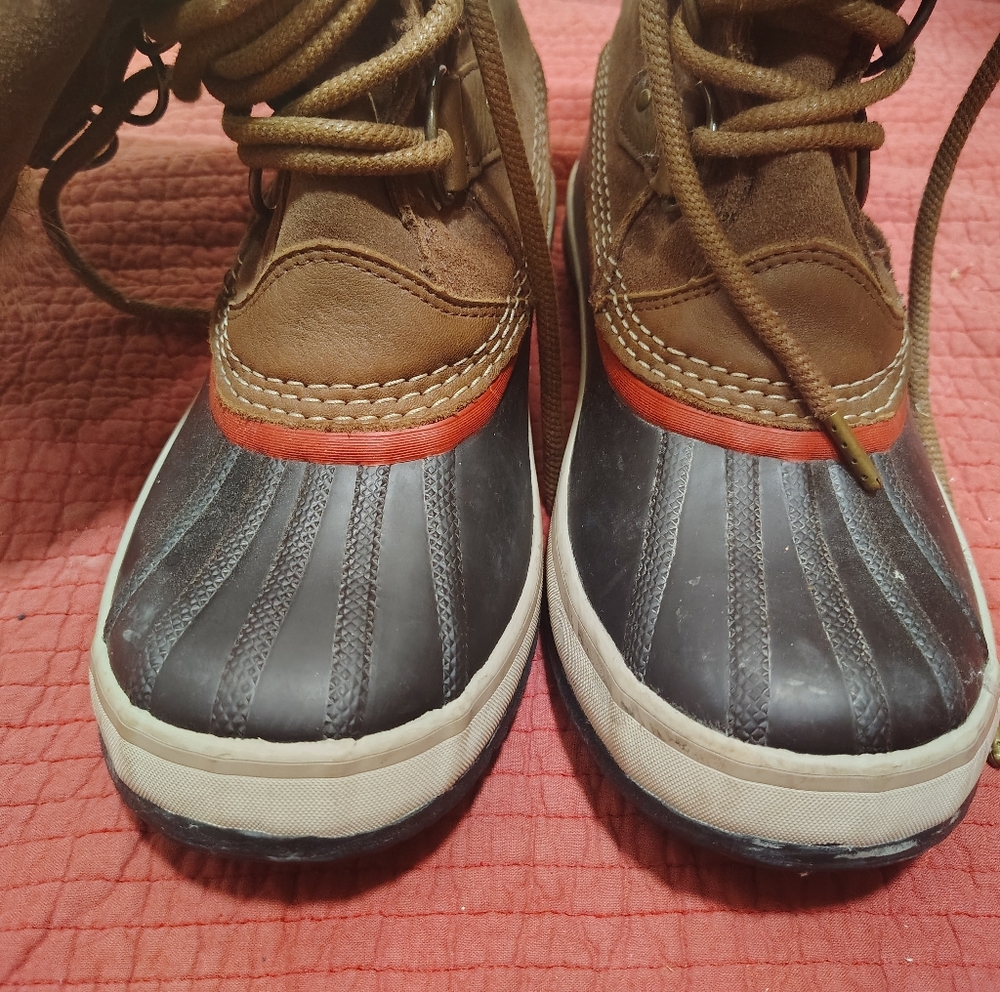 Size 8.5 Sorel winter boots